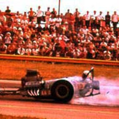 FRONT_ENG_DRAGSTER_BURN_OUT