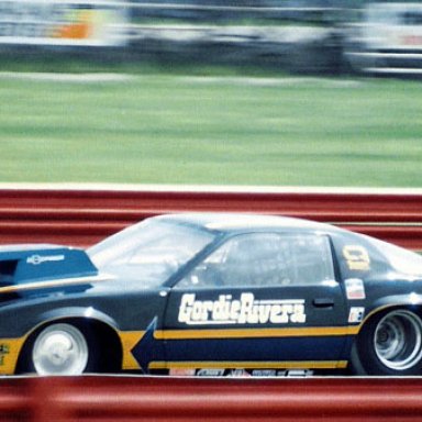 85_INDY_GORDIE__RIVERA_CAMARO