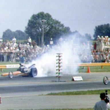 DRAGSTER_BURNOUT_65INDY