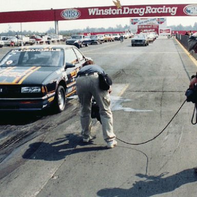 89INDY_TV_CREW_UP_AT_STARTING LINE