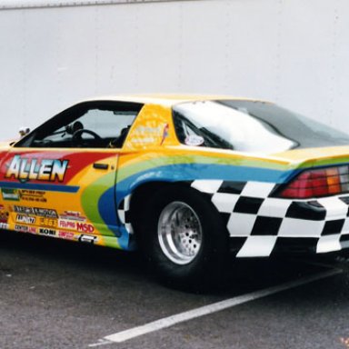 MICHAEL_ALLEN_S_CAMARO_IN_PIT