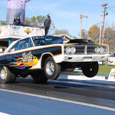 Ronnie McClelland wheels up at Pittsburgh Halloween Race