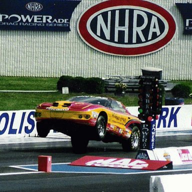 JOEY_WILKES_WHEEL_STAND_02_