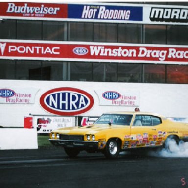 MARION_IN_BUICK_BURNOUT_INDY