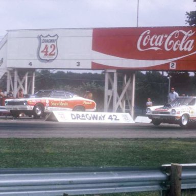 Dave Strickler vs Ronnie Sox 1973 dragway 42  photo by Todd Wingerter