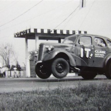 IT  running c-g at dragway42  photo by Todd Wingerter