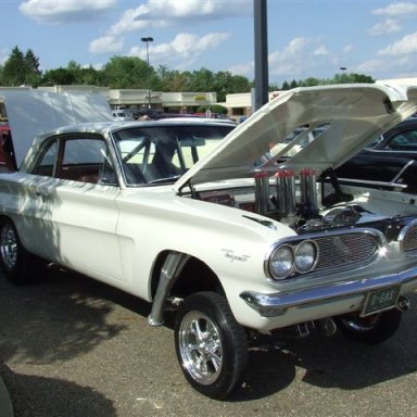 Tempest at Todds Arbys cruisein 7-09 photo by Todd Wingerter