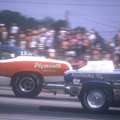 Ronnie Sox holeshot over Queenbee 1972 dragway 42  photo by Todd Wingerter