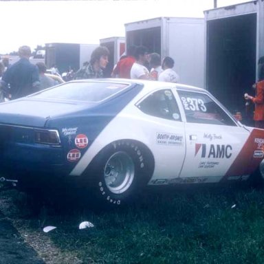 Wally Booth in the pits 1974 springnts photo by Todd Wingerter