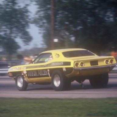 Arlen Vanke 1972 dragway 42 mid-track  photo by Todd Wingerter