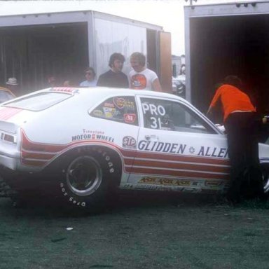 Bob Glidden & Allen Pinto pit 1974 Springnts  photo by Todd Wingerter