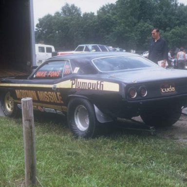 Mike Fons in the dragway 42 pits 1973 photo by Todd Wingerter