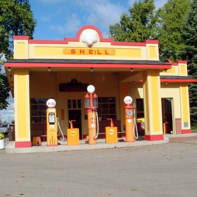 10-13-09 Gilmore Car Museum tour 003 1930s Gas Station