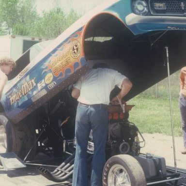 Blue Max 1972 Dragway 42 pits  photo by Todd Wingerter