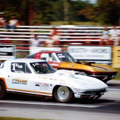 Gene Fulton  a-em Vette at 83 IHRA Northern NTS Milan