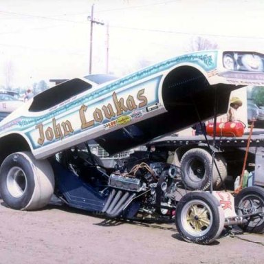 John Loukas in Dragway 42 pit 1973  photo by Todd Wingerter