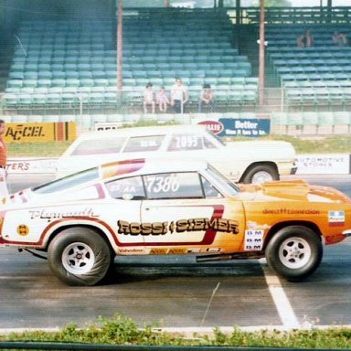 Paul Rossi SS-AA Vs Bob Dennis ss-oa  64 Chevelle wagon 1975 Sportsnts