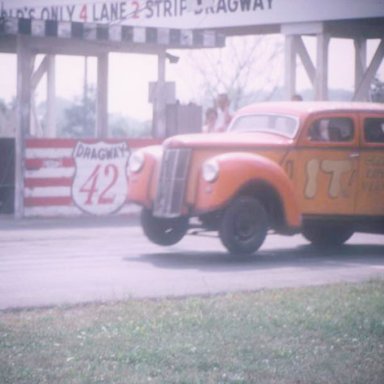 John Wasiloff IT C-a 1970 Dragway 42 coming off  photo by Todd Wingerter