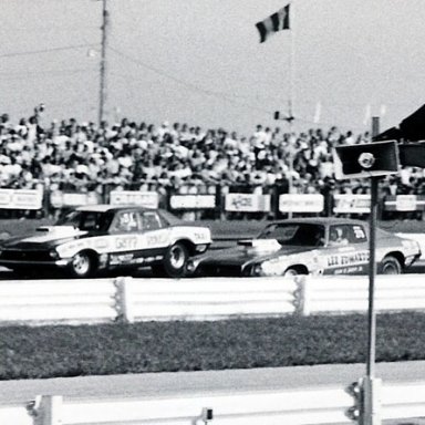 Wayne Gapp-Roush vs Lee Edwards 1975 Indy