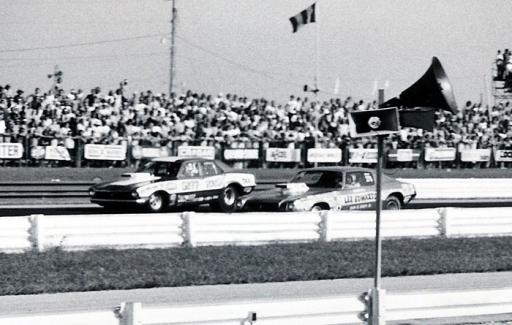 Wayne Gapp-Roush Vs Lee Edwards 1975 Indy - Gallery - Tom Kasch ...