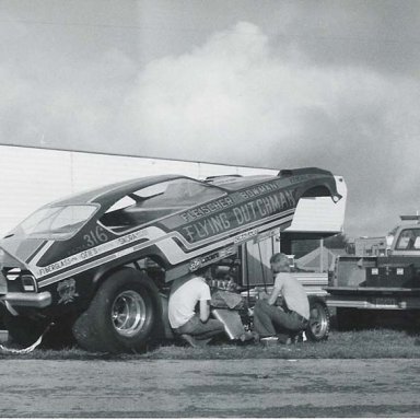 Stan Bowman 1974 Indy pit