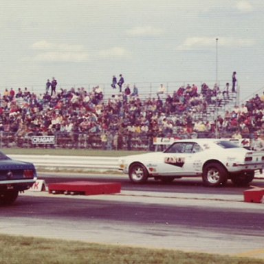 TK 3300 ss-ha vs a mustang 1973 Indy Wcs  4-73