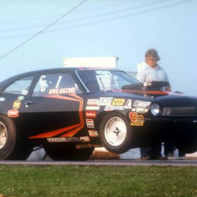 Doc Dixon C-G coming off at Quaker City 1975  photo by Todd Wingerter