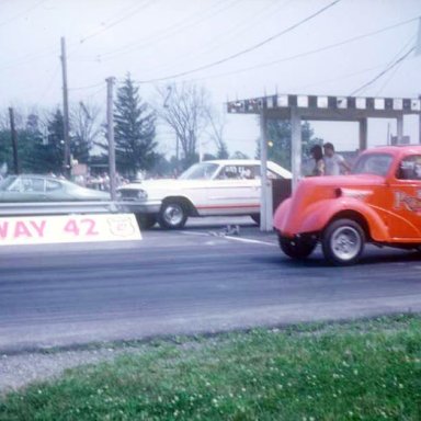 Betz & Robinson J-G 1968 dragway 42  photo by Todd Wingerter