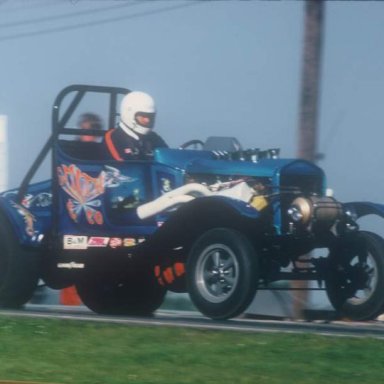 Lyn Smith & Co. 1973 Quaker City Dragway  photo by Todd Wingerter