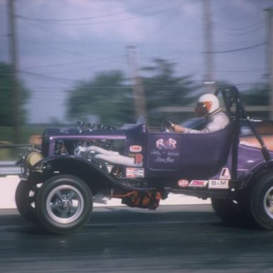 Lynn Smith coming off 1971 Dragway 42  photo by Todd Wingerter