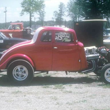 Dennis Furmanchik 1969 Dragway 42 pit photo by Todd Wingerter