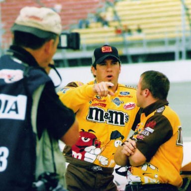 ELLIOTT_SADLER on pit road 6-05