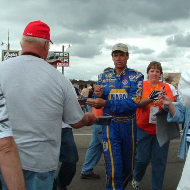 2005_0618 Michael Waltrip signing at MIS