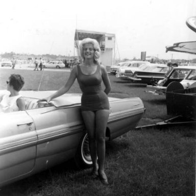 linda vaughn 1962