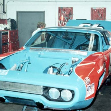 Pettys Garage 1972